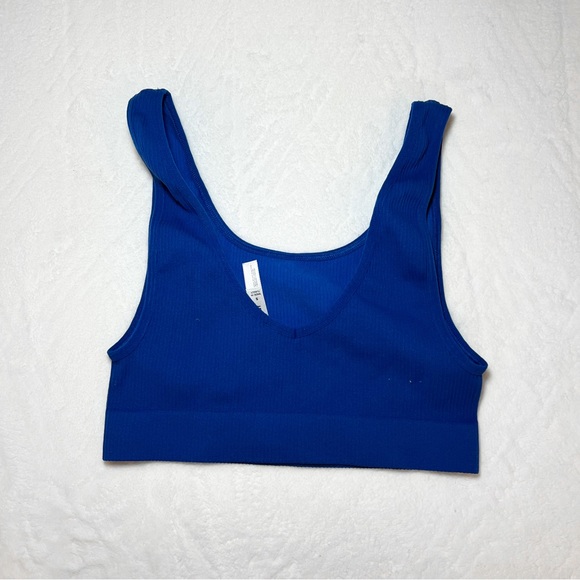 aritzia sunday best sinch seamless bra top SOLD - Picture 2 of 3